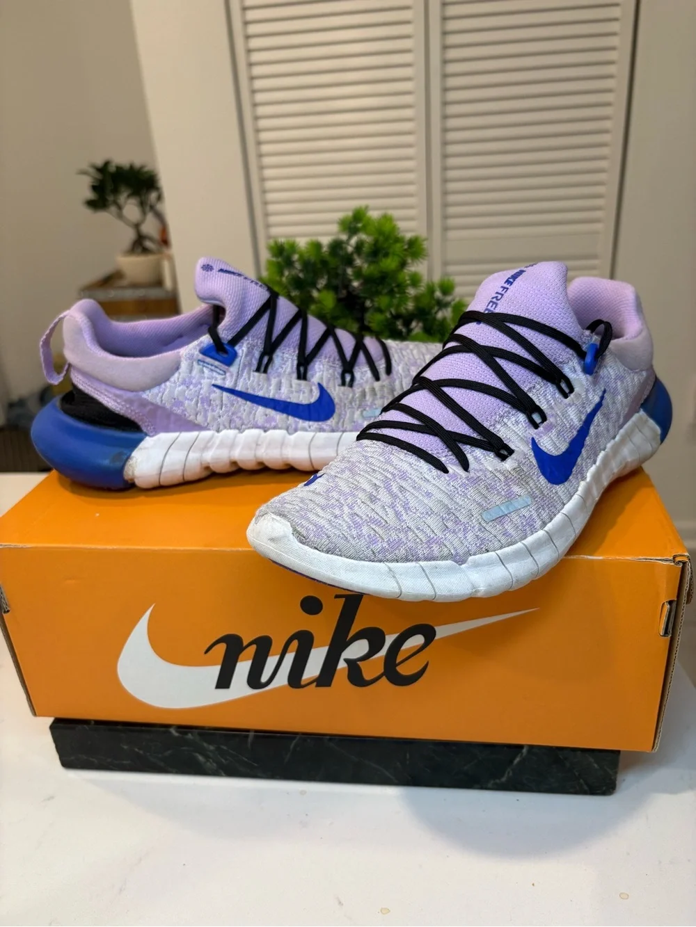 Nike Free Run Purple Running Shoes Rare Color Womens size 8